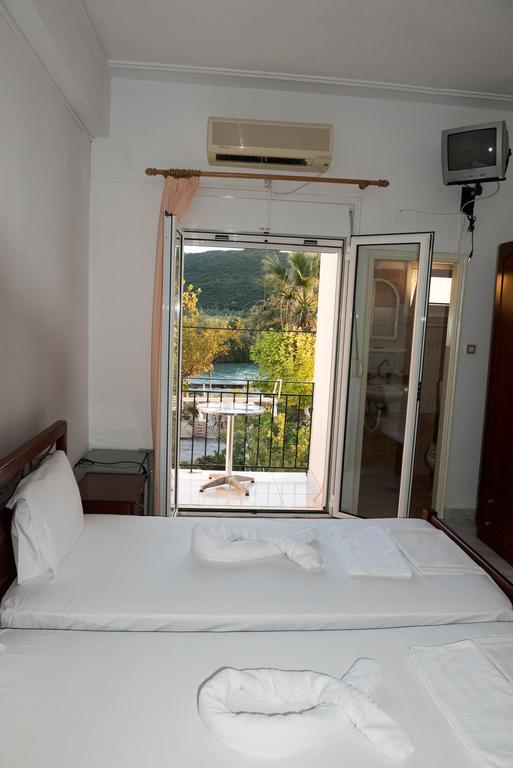 Hotel Glaros Ammoudia Rum bild