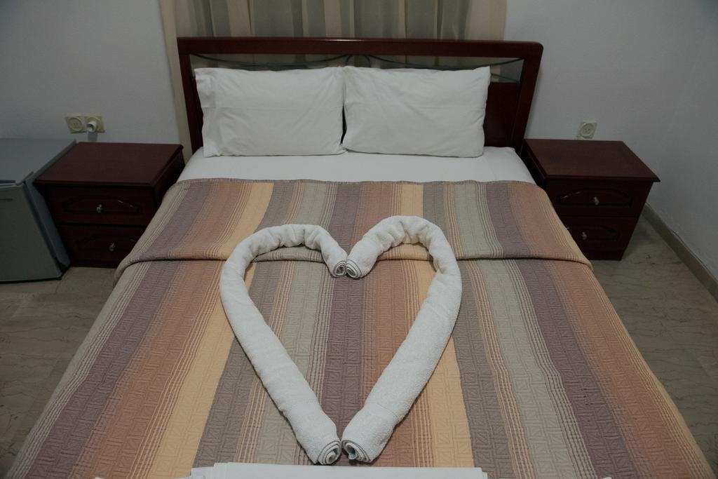 Hotel Glaros Ammoudia Rum bild